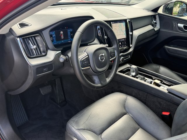 Used 2024 Volvo XC60 B5 Core AWD/4WD image 14