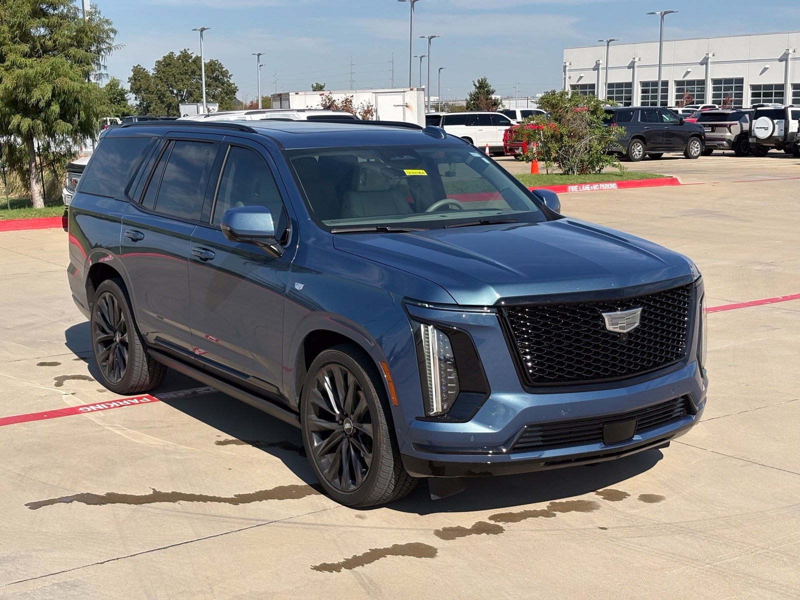 Used 2025 Cadillac Escalade Sport Platinum w/ LPO, ONYX Package AWD/4WD image 10