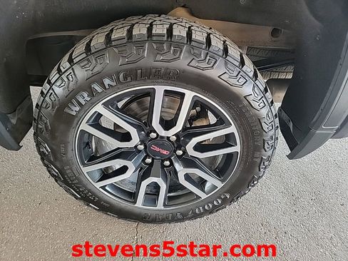 Used 2023 GMC Sierra 1500 AT4 w/ AT4 Premium Package image 12