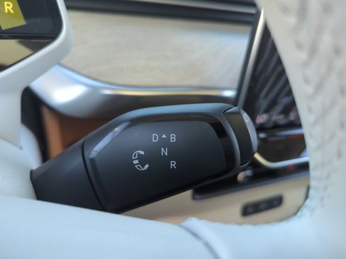 New 2025 Volkswagen ID. Buzz Pro S Plus image 15