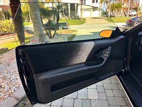 Used 1993 Chevrolet Camaro Z28 RWD image 55
