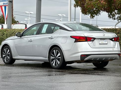 Certified 2022 Nissan Altima 2.5 SV image 6
