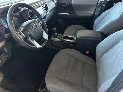 Used 2019 Toyota Tacoma SR5 image 9
