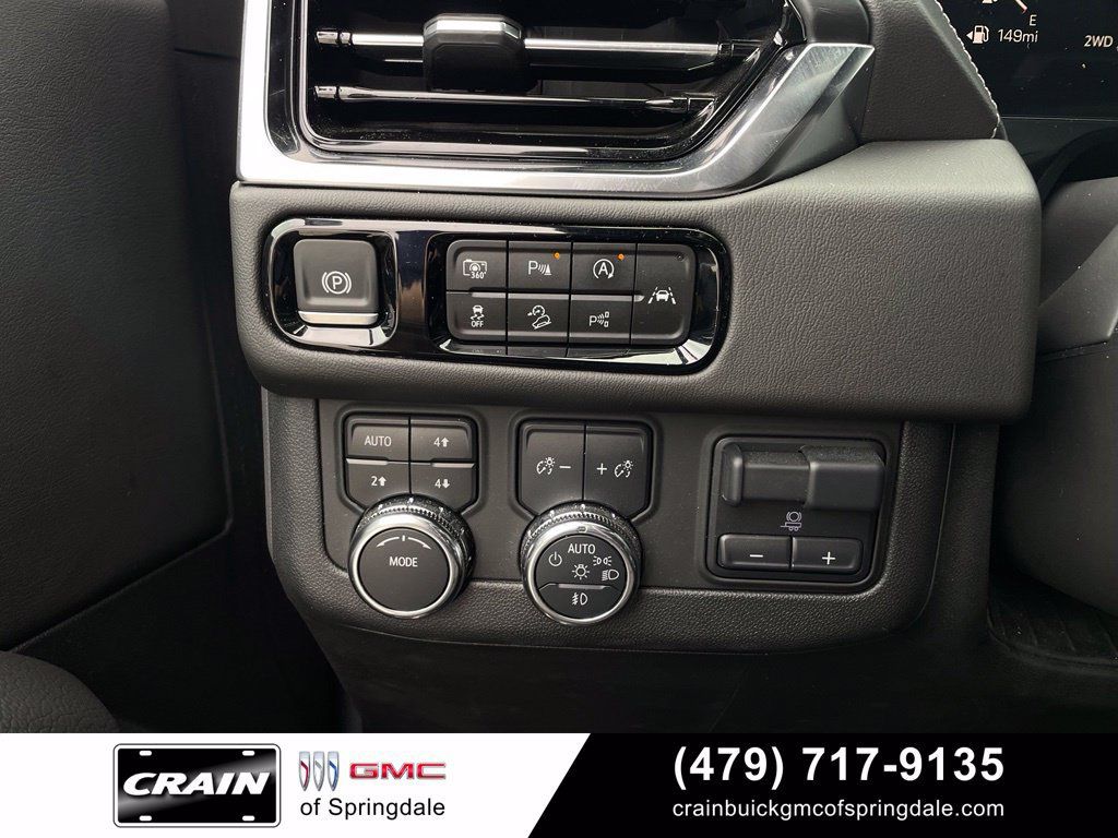 Used 2025 GMC Yukon Denali w/ Advanced Technology Package AWD/4WD image 13
