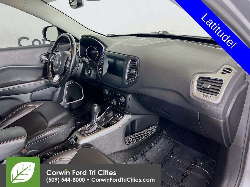 Used 2020 Jeep Compass Latitude w/ Popular Equipment Group AWD/4WD image 28