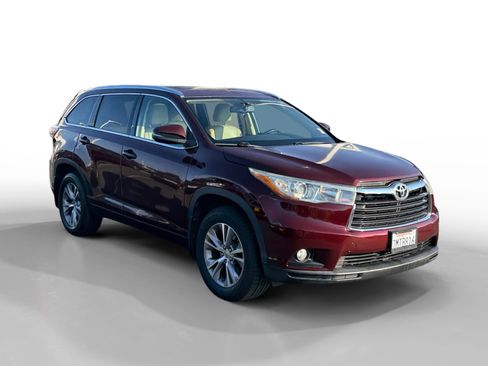 Used 2015 Toyota Highlander XLE image 7