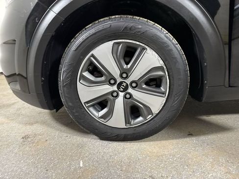 Used 2017 Kia Niro LX image 5