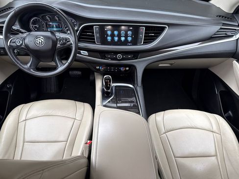 Used 2019 Buick Enclave Essence image 12