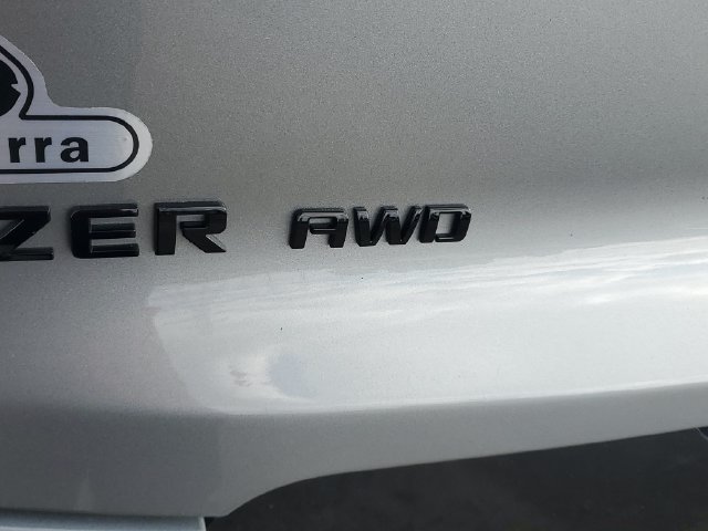 Certified 2025 Chevrolet Blazer RS w/ Driver Confidence II Package AWD/4WD image 6