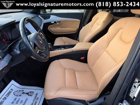 Used 2017 Volvo XC90 T6 Momentum w/ Vision Package AWD/4WD image 21