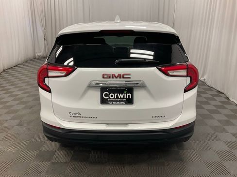 Used 2024 GMC Terrain SLE image 5