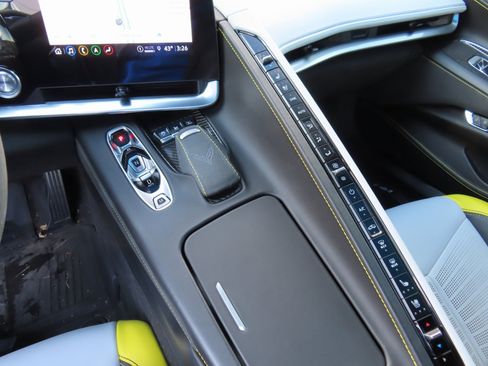 Used 2022 Chevrolet Corvette Stingray Premium Cpe w/ Z51 Performance Package image 27