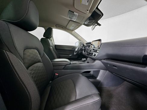 Used 2024 Nissan Pathfinder SV image 31