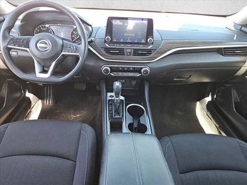 Used 2024 Nissan Altima 2.5 SV FWD image 19