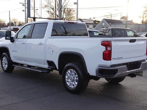 Used 2023 Chevrolet Silverado 2500 LT w/ Convenience Package image 2
