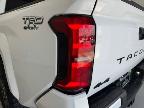 Used 2025 Toyota Tacoma TRD Sport AWD/4WD image 32