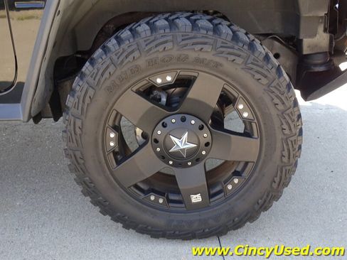 Used 2005 HUMMER H2 w/ Preferred Equipment Group AWD/4WD image 33