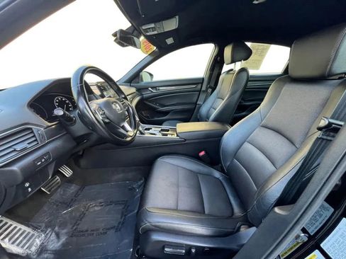 Used 2019 Honda Accord Sport image 9