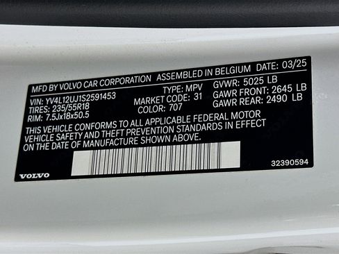 Used 2025 Volvo XC40 B5 Core AWD/4WD image 12