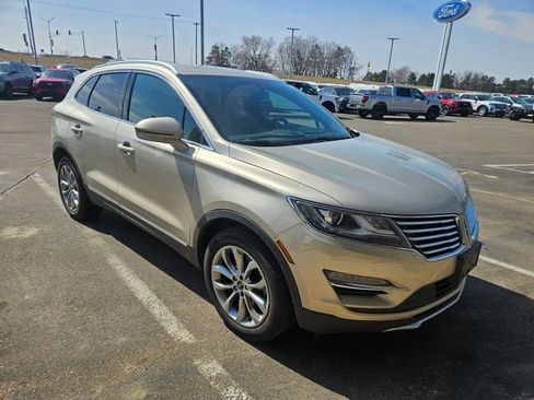 Used 2017 Lincoln MKC Select w/ Select Plus Package image 2