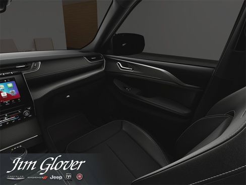 New 2025 Jeep Grand Cherokee Altitude image 25