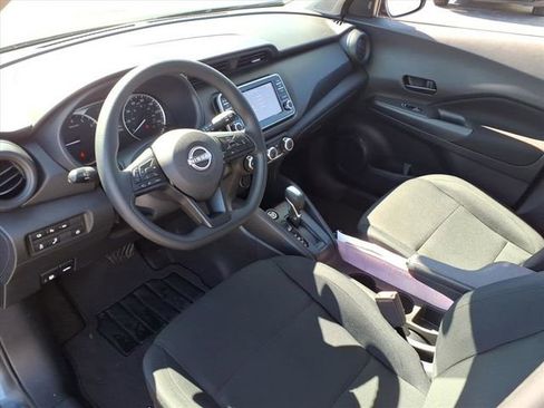 Used 2025 Nissan Kicks Play S FWD image 31