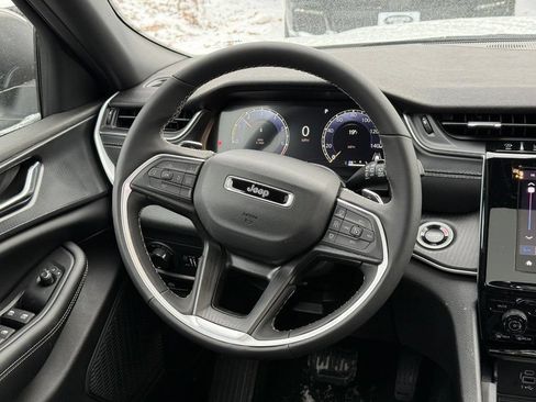 New 2025 Jeep Grand Cherokee L Laredo w/ Luxury Tech Group I AWD/4WD image 13