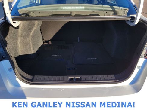 Used 2022 Nissan Versa SR w/ Convenience Package image 41