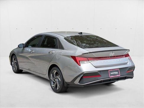 New 2025 Hyundai Elantra SEL FWD image 8