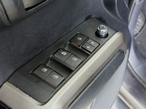 Used 2017 Toyota Tacoma SR5 image 20