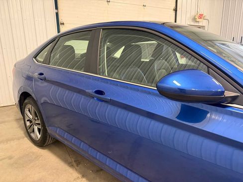 Certified 2024 Volkswagen Jetta SE w/ Panoramic Sunroof Package FWD image 11
