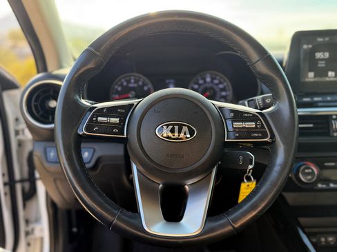 Used 2019 Kia Forte S image 19