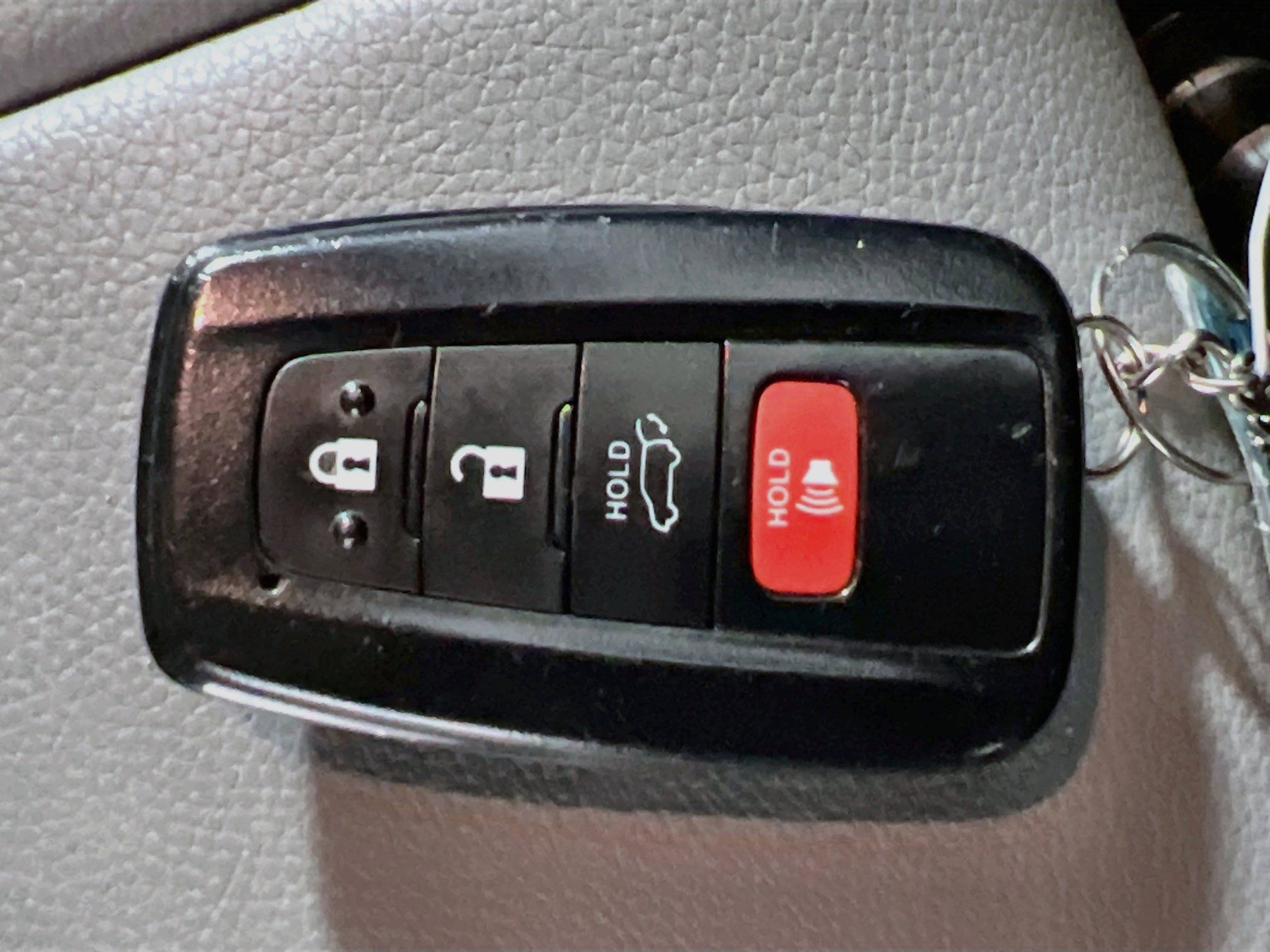 Used 2023 Toyota Highlander XLE FWD image 36