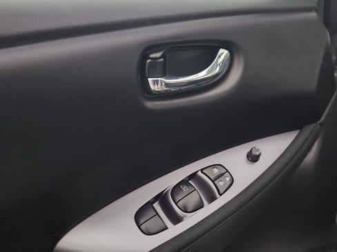 Used 2025 Nissan Leaf S FWD image 11