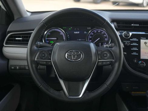 Used 2020 Toyota Camry XLE FWD image 16