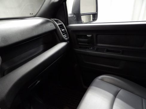 Used 2024 RAM 3500 Tradesman w/ Chrome Appearance Group AWD/4WD image 18