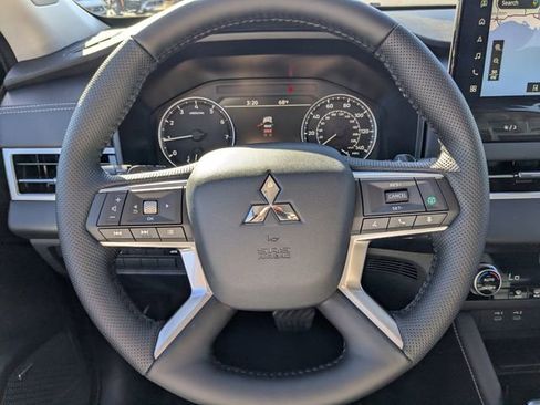 New 2026 Mitsubishi Outlander SE FWD image 34