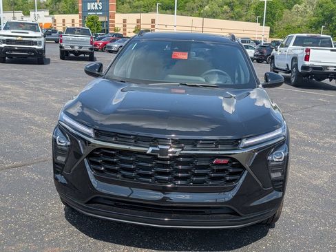 New 2026 Chevrolet Trax RS w/ Sunroof Package FWD image 2