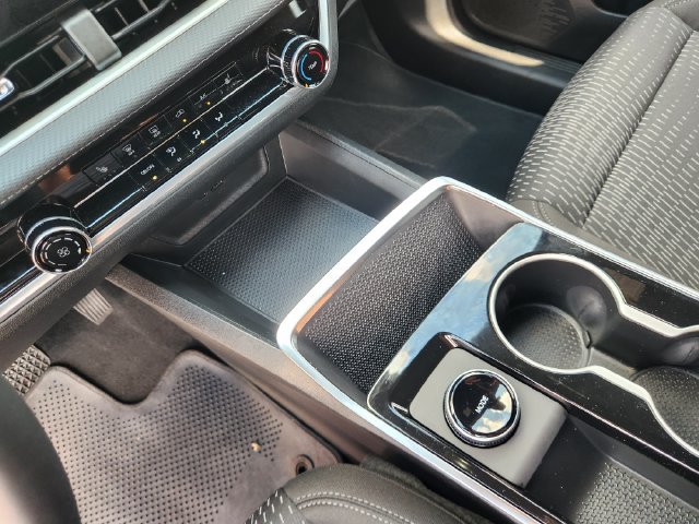 Used 2026 Chevrolet Equinox LT w/ Safety and Technology Package FWD image 19