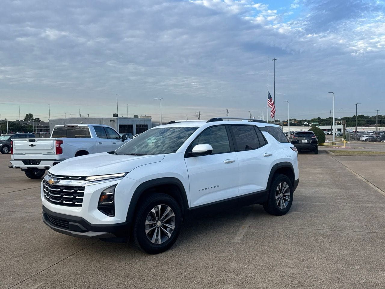 Used 2025 Chevrolet Equinox LT w/ Convenience Package II FWD image 10