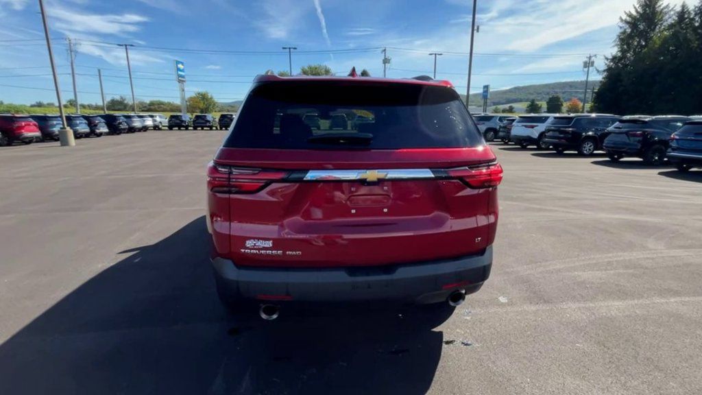 Used 2023 Chevrolet Traverse LT w/ LT Premium Package AWD/4WD image 7