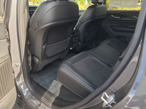 New 2025 Jeep Grand Cherokee Altitude w/ Trailer Tow Package image 20