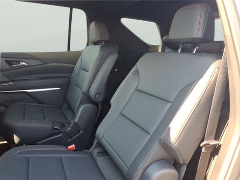 Used 2025 Chevrolet Traverse Z71 w/ Driver Confidence Package AWD/4WD image 12
