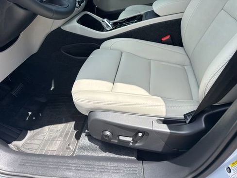 New 2026 Volvo XC40 B5 Plus w/ Protection Package Premier image 15