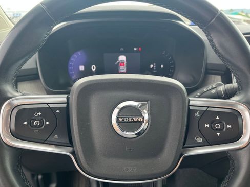 Used 2024 Volvo XC40 B5 Core AWD/4WD image 29