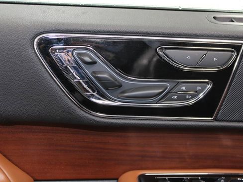 Used 2020 Lincoln Navigator Reserve image 23