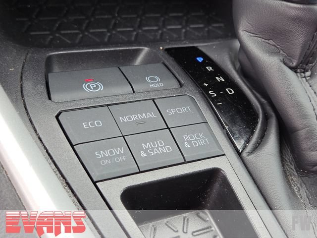 Certified 2025 Toyota RAV4 LE AWD/4WD image 10