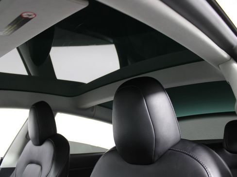 Used 2020 Tesla Model 3 Standard Range Plus image 23