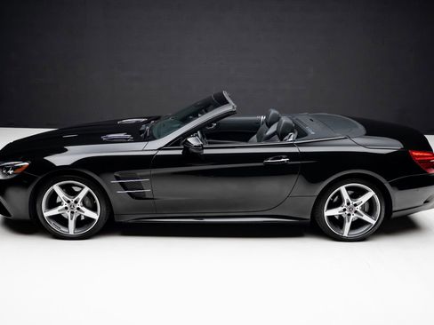 Used 2019 Mercedes-Benz SL 550 image 19