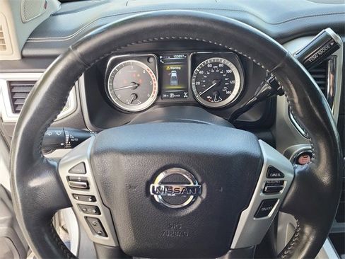 Used 2017 Nissan Titan PRO-4X w/ Pro-4x Convenience Package image 10